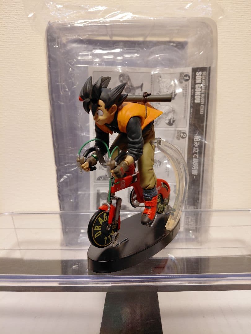 ドラゴンボール　フィギュア　自転車　 デスクトップリアルマッコイ 孫悟空　バイク