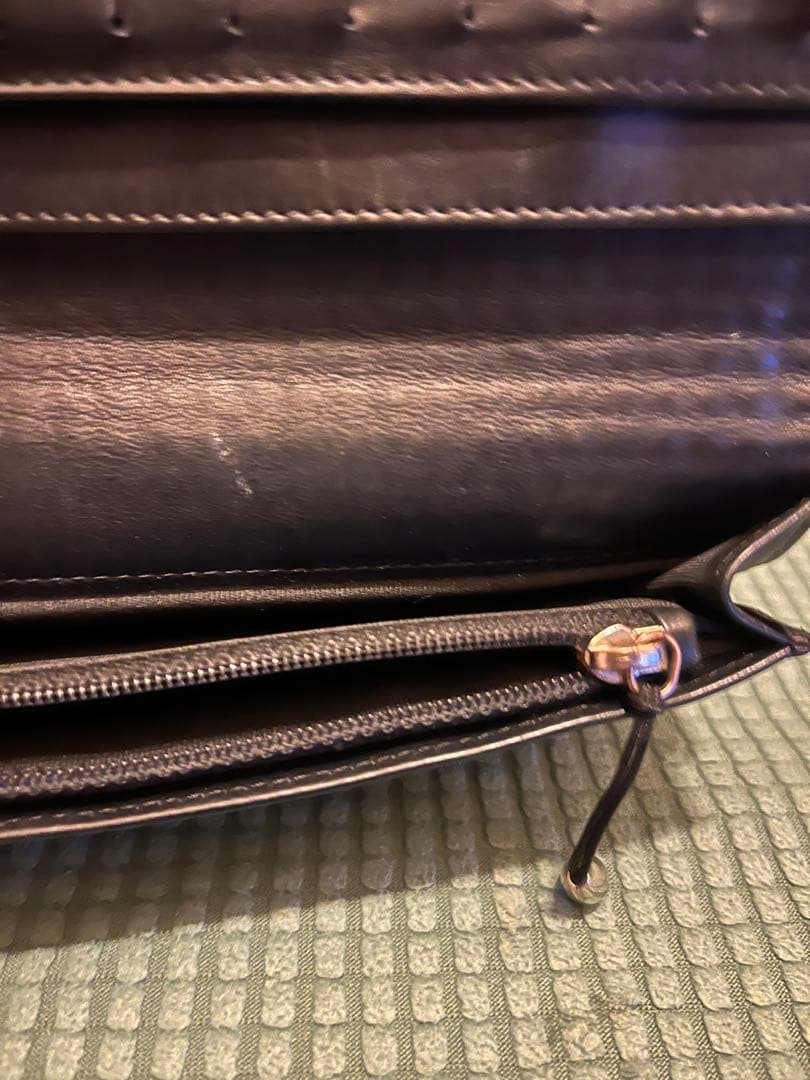 CHANEL 長財布 黒レザー 使用感あり、値下げ