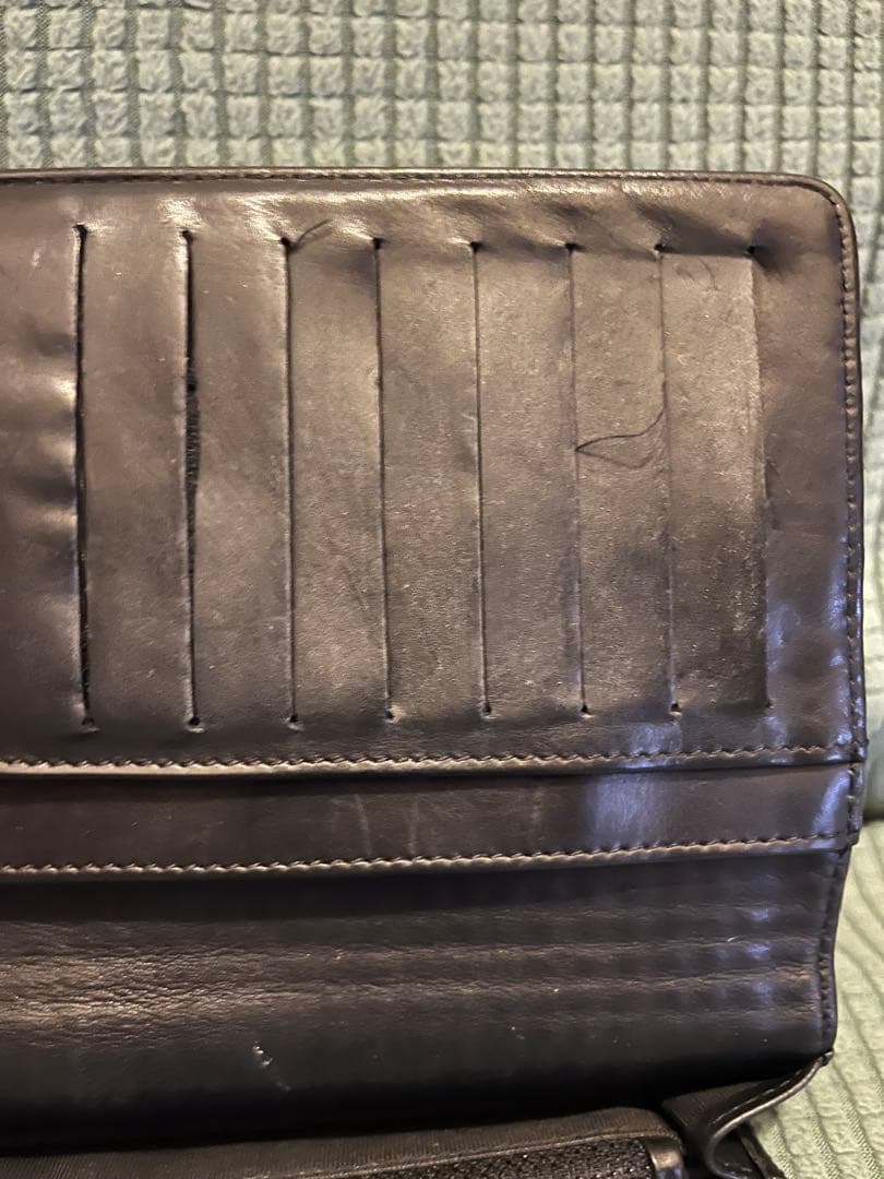 CHANEL 長財布 黒レザー 使用感あり、値下げ