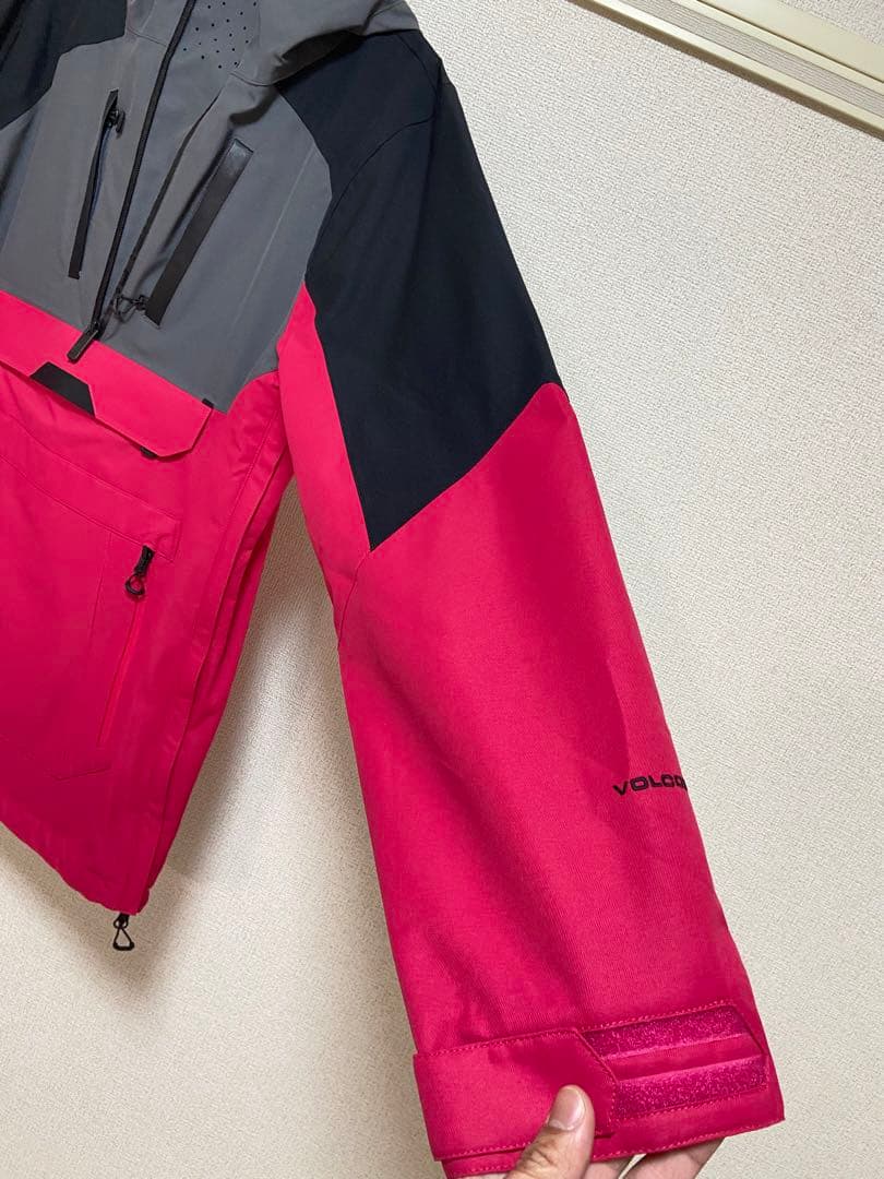 週末セール❤️【新品未使用】 VOLCOM スノーウエア プルオーバージャケット