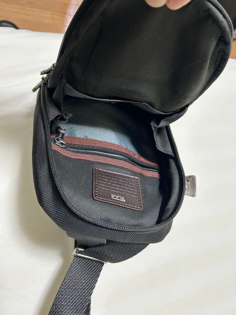 (Xmas値下げ)TUMI ボディバッグ ブラック