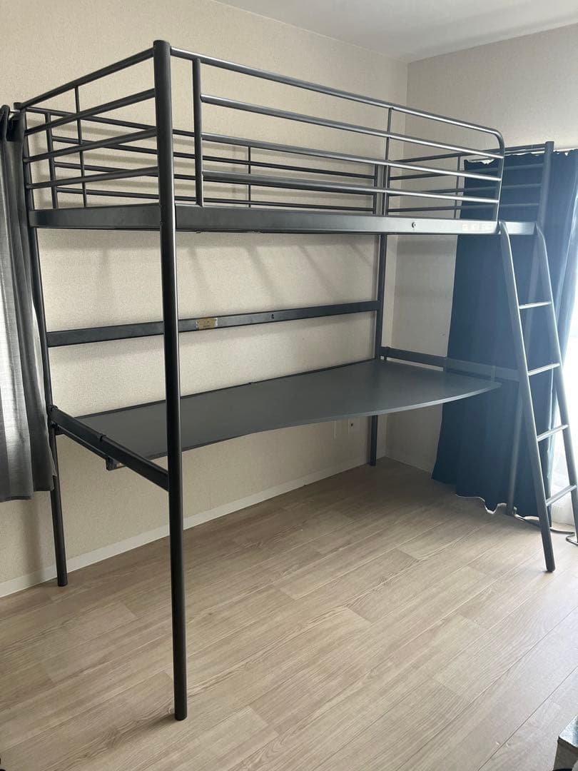 IKEA スヴェルタ SVARTA ロフトベッド＋勉強机 ロフトベッド - メルカリ
