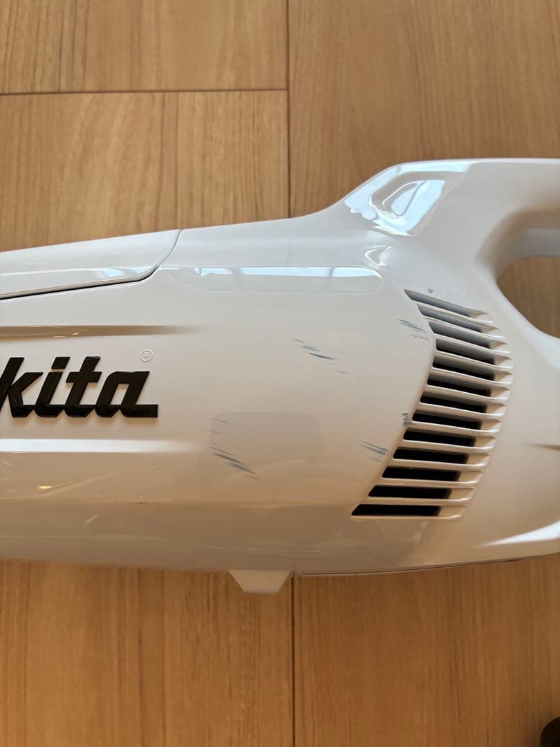 マキタ　CL107FD 充電式クリーナー　紙パック付き