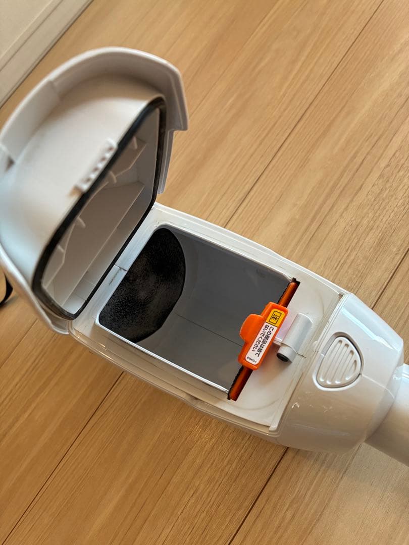 マキタ　CL107FD 充電式クリーナー　紙パック付き