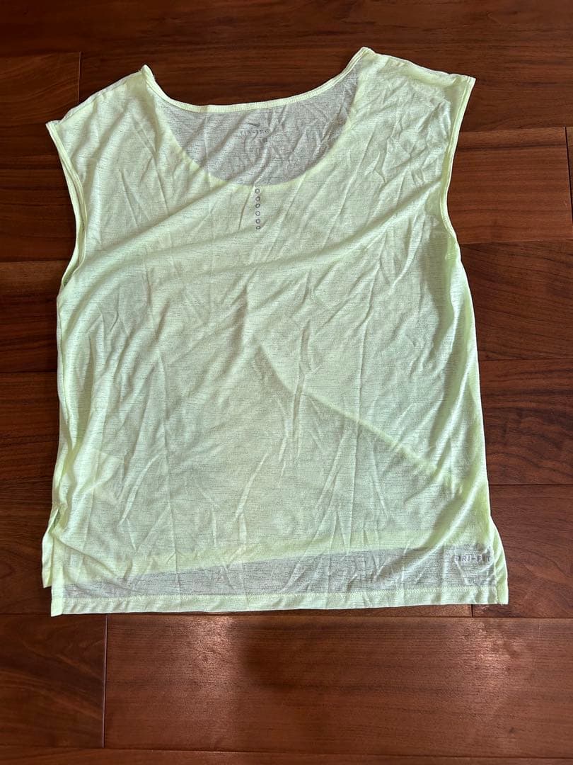 【値下】Nike ヨガウェア3点セット タンクトップとレギンス