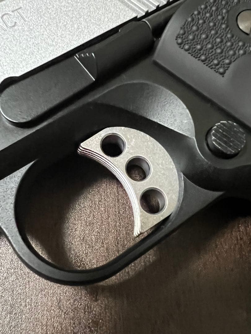 東京マルイ V10 ウルトラコンパクト　V10 Ultra Compact