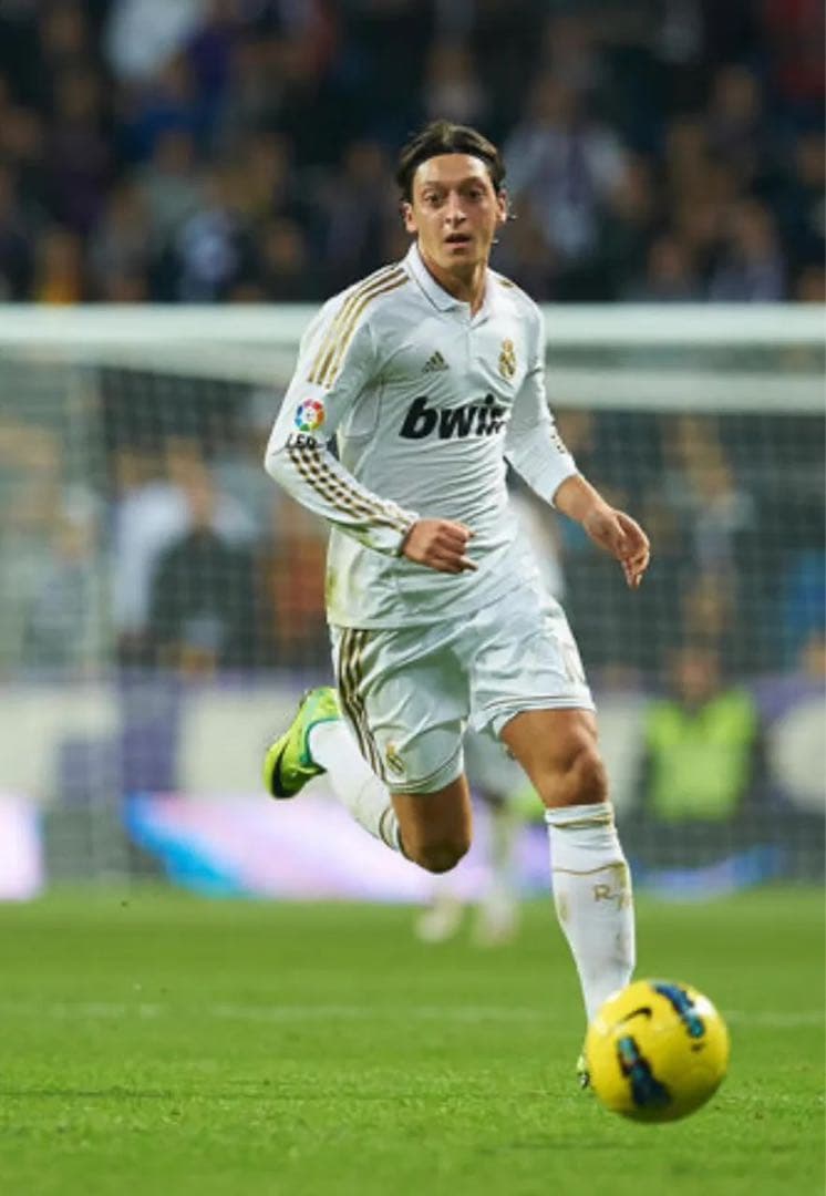 メスト　エジル　ユニフォーム　レアルマドリード　11-12