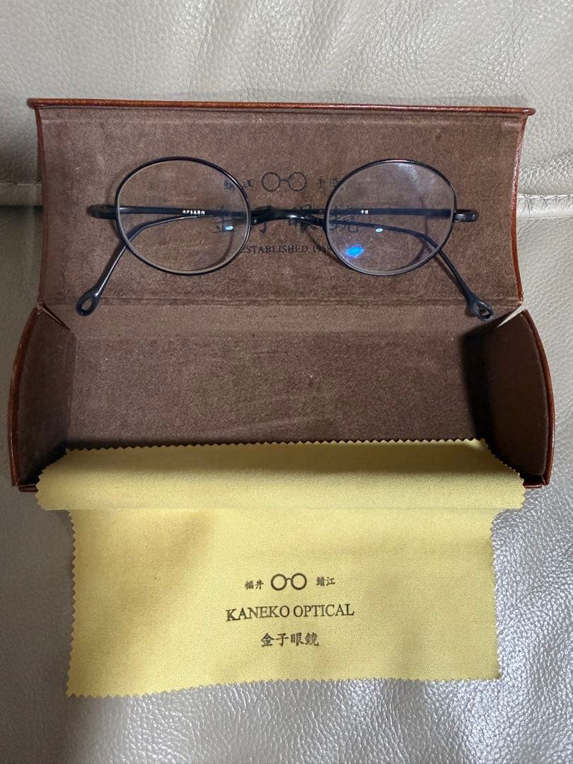 井戸多美男作 丸眼鏡 クラシック ブラックメタル 度入り (金子眼鏡)