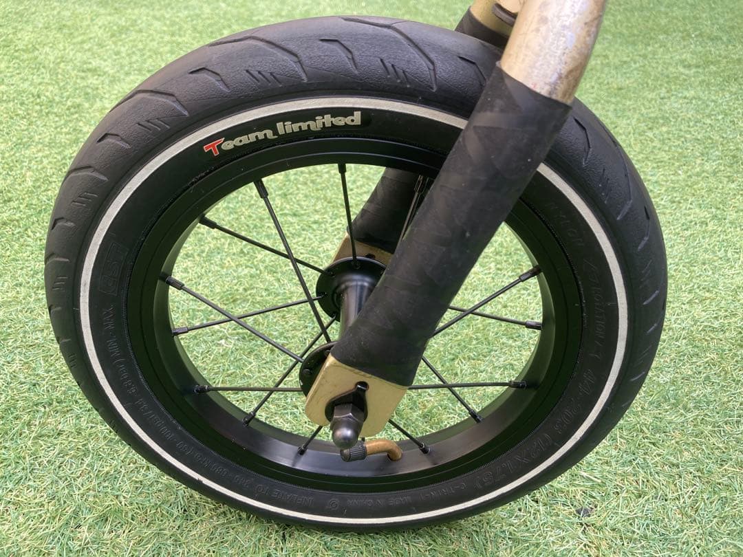 strider ストライダープロ　PRO限定ゴールド　 純正サドル、ハンドル付