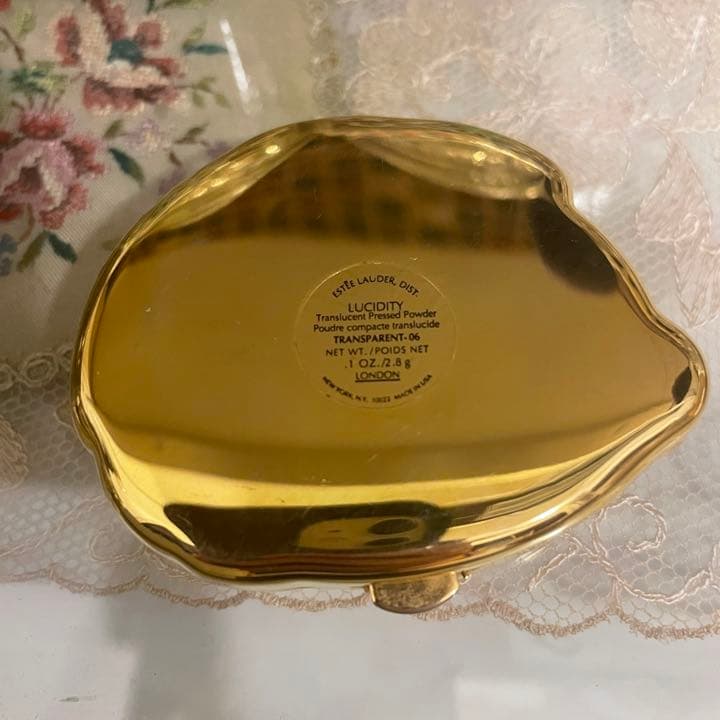 エスティローダー   うさぎ　コンパクト