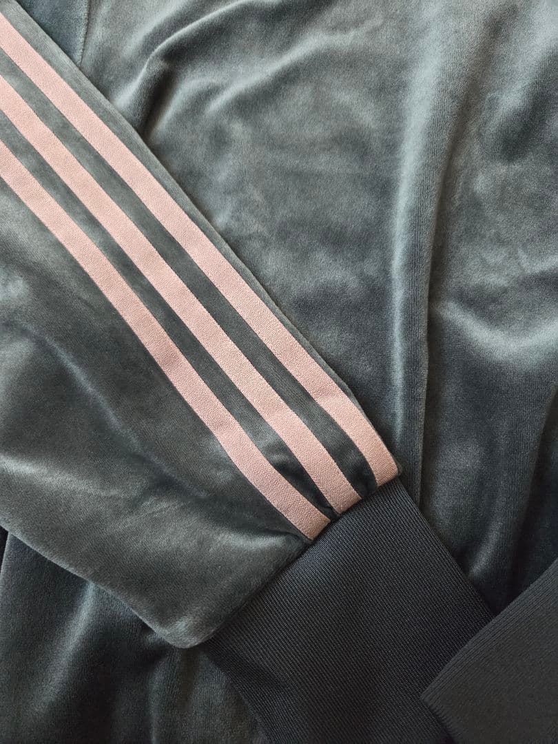 adidas Originals ファイヤーバード ベロアトラックトップ