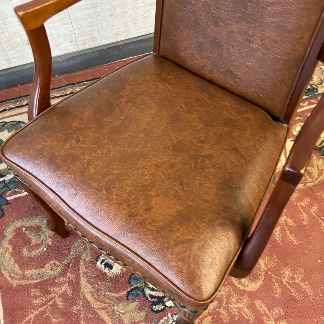 ①北欧レトロ マルニ 木製椅子 鋲打ちダイニングチェア ロビーチェアアームチェア