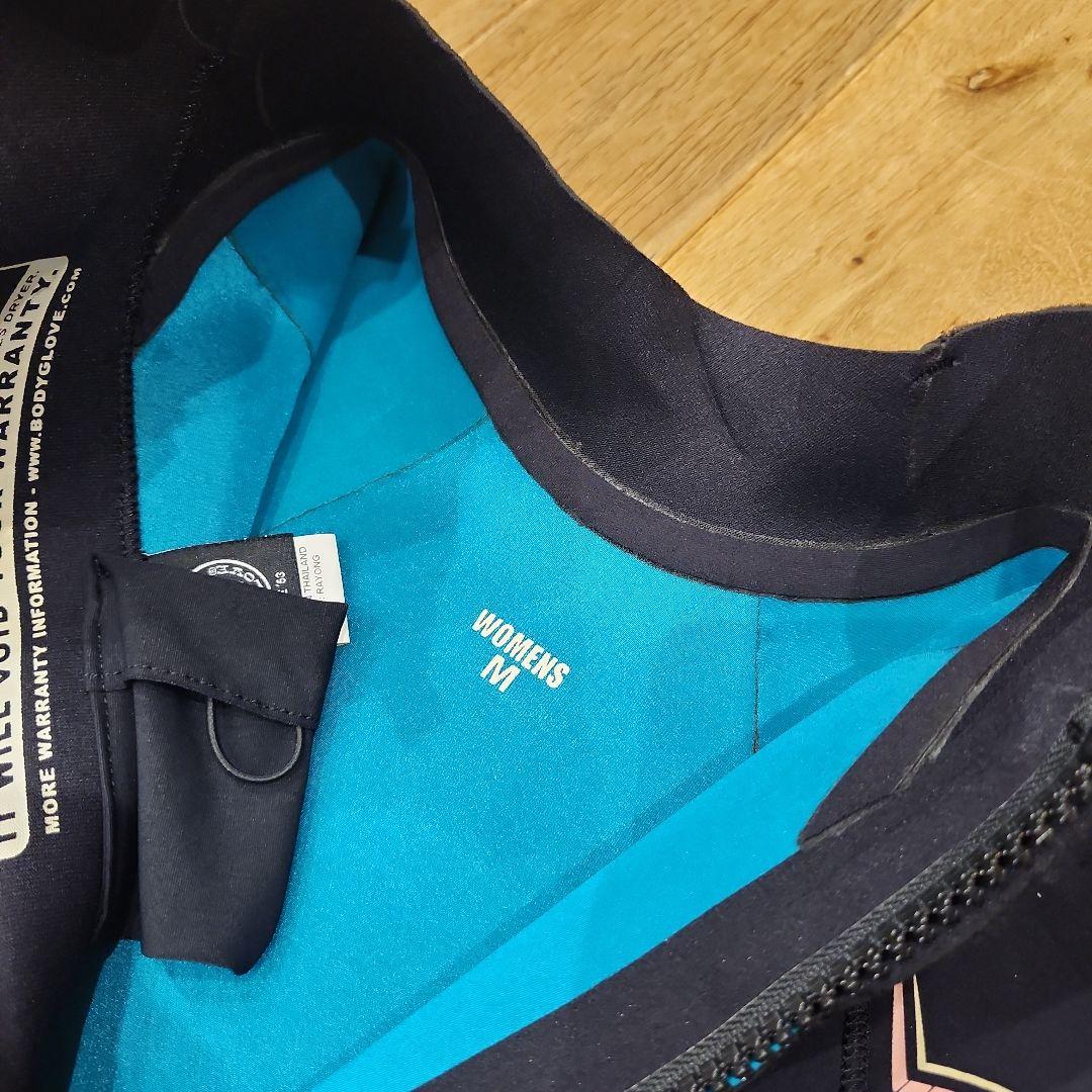 新品✨ボディグローブ　レディースM　フルスーツ 3/3mm ウェットスーツ
