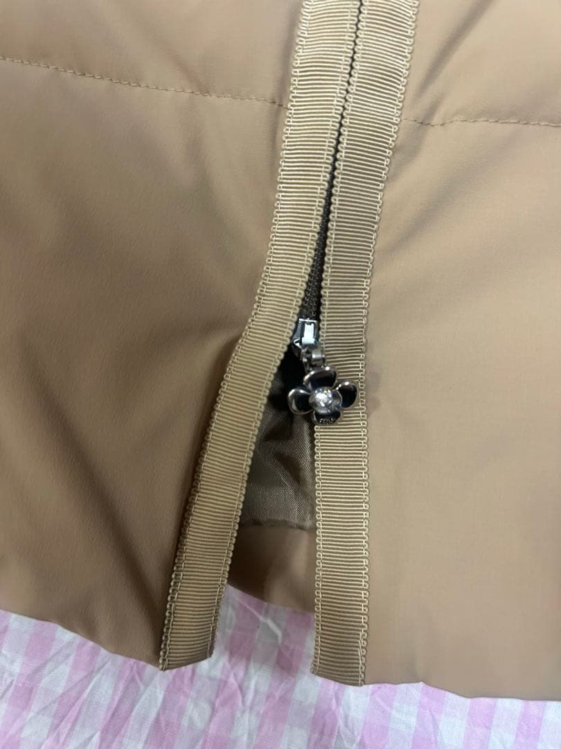 エムズグレイシー ベージュ ダウン ロングコート リボンつき レッキス