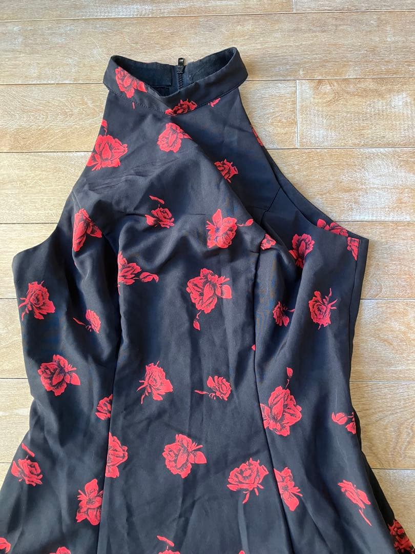 Naomi Collection 花柄フレアドレス