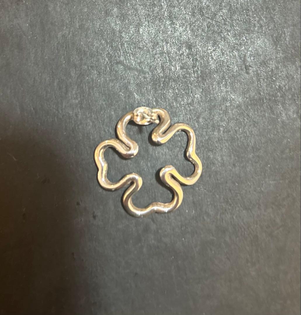 【お値下げ‼️】CHANEL クローバーデザイン シルバーピアス 片耳用