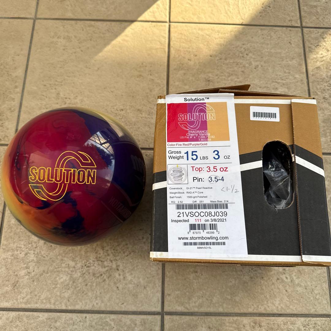 か*ん様 美品　全プラグ済　ストーム　ソリューション　15ポンド　ボウリングボー