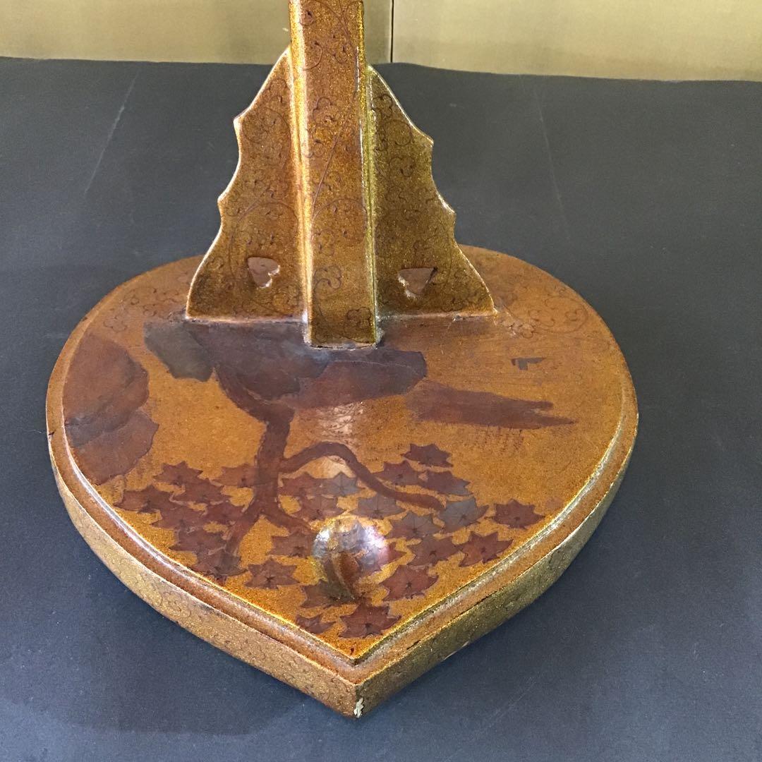 太刀掛　金蒔絵塗