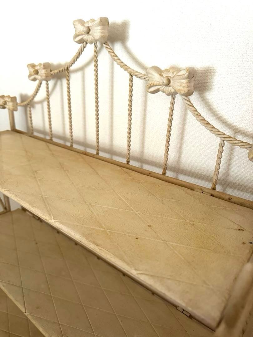 アンティーク調ホワイトリボンアイアン3段ラック ショップ