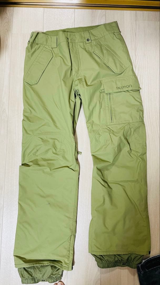 VOLCOM スノーボード　ウェア　ジャケット・パンツ・グローブ・ゴーグル