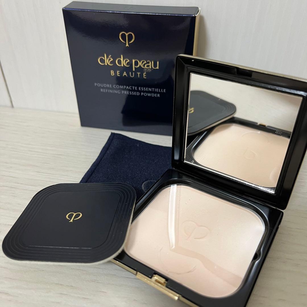 ほぼ新品！クレドポーボーテ フェイスパウダー プードルコンパクトエサンシエルn