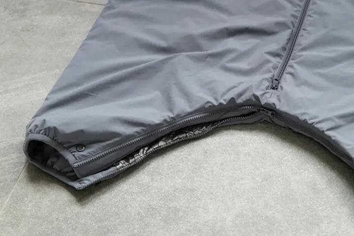 新品未使用　Momonga 着る寝袋 チャコールグレー ルームシューズセット