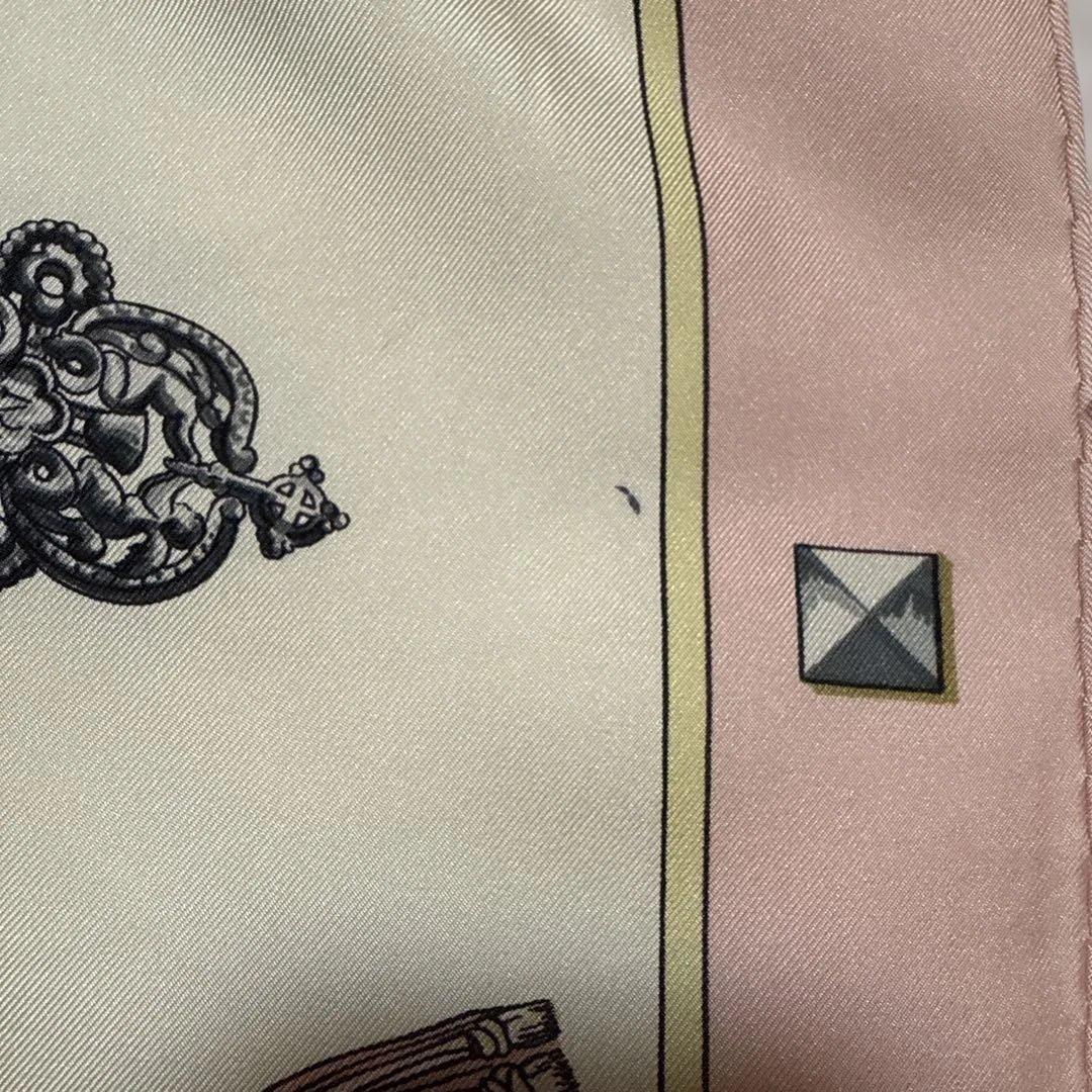 エルメス　鍵とタッセルデザイン ヴィンテージ　シルクスカーフ