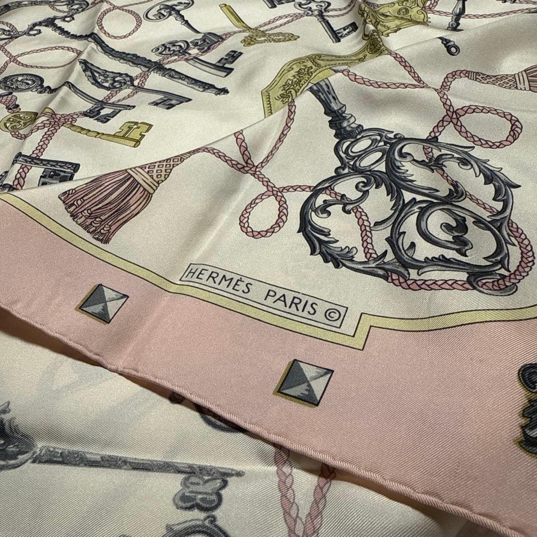 エルメス　鍵とタッセルデザイン ヴィンテージ　シルクスカーフ