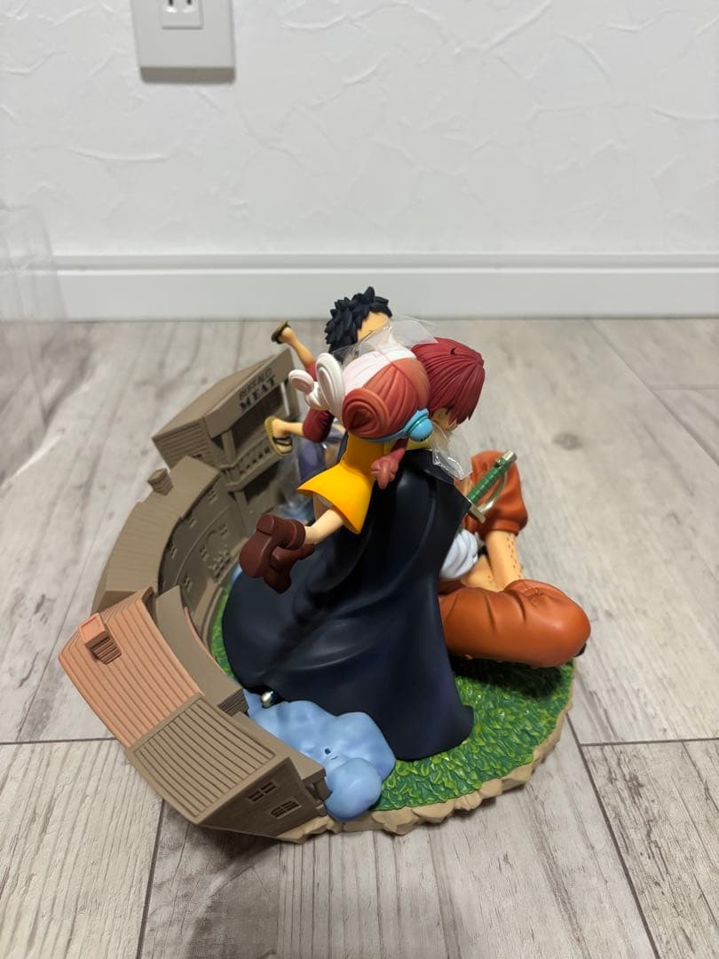 「ジャンク品」ワンピース104巻 掛け替えカバーイラスジオラマ　FILMRED