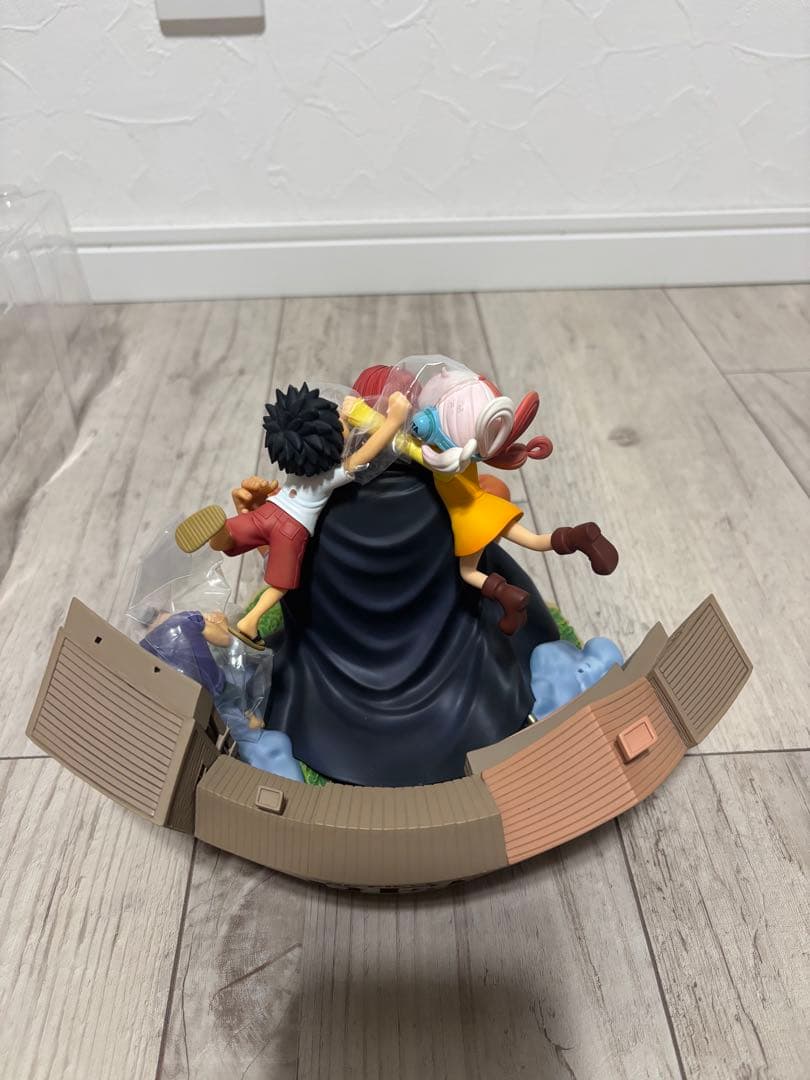 「ジャンク品」ワンピース104巻 掛け替えカバーイラスジオラマ　FILMRED