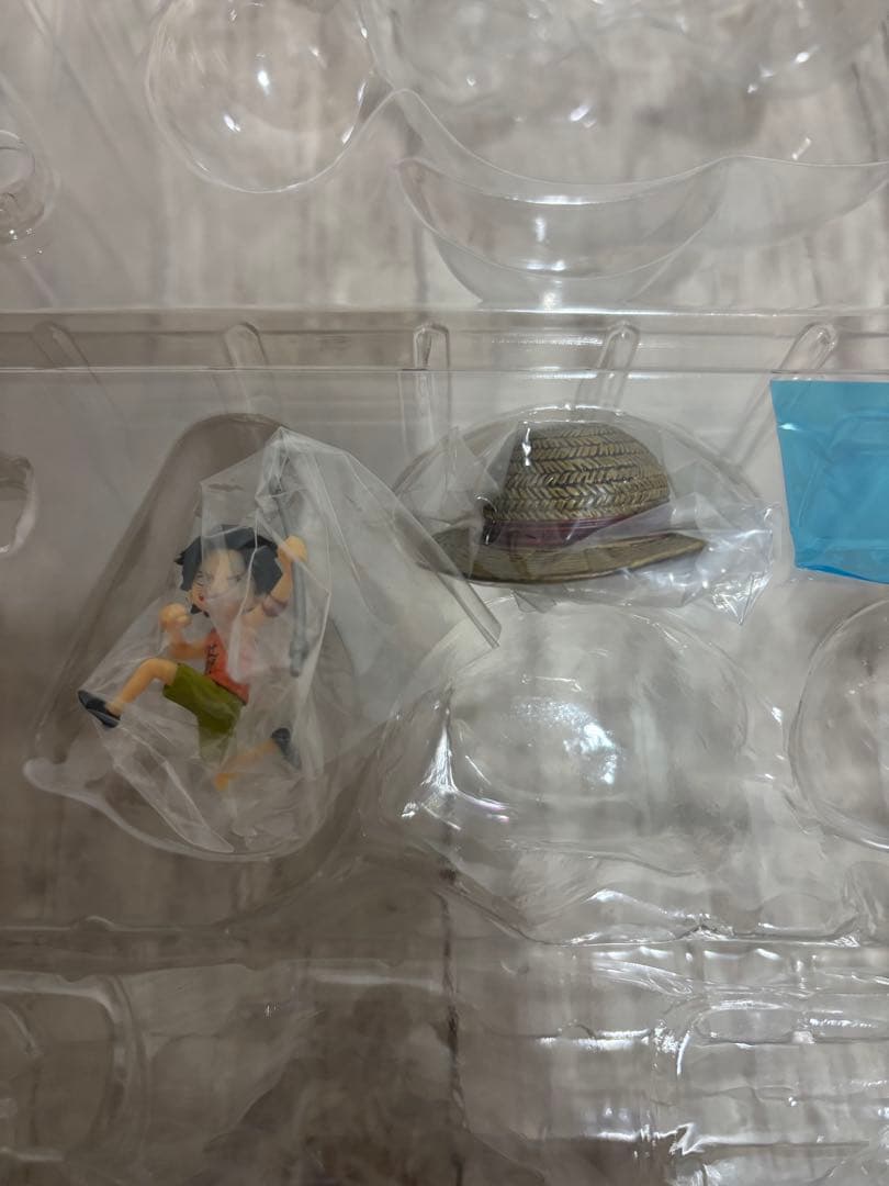 「ジャンク品」ワンピース104巻 掛け替えカバーイラスジオラマ　FILMRED