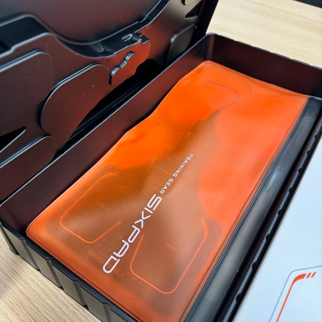 シックスパッド SE-AF03 チェストフィット 美品　定価３万