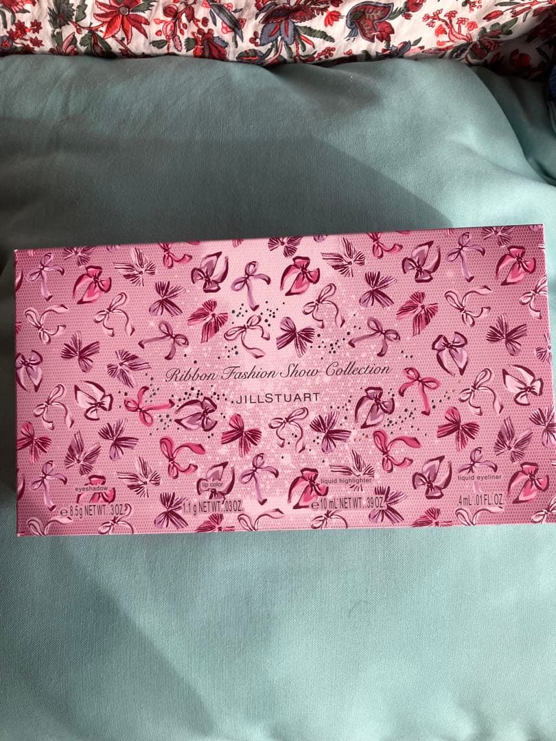 ジルスチュアート　クリスマスコフレ　2025 限定ショッパー付き