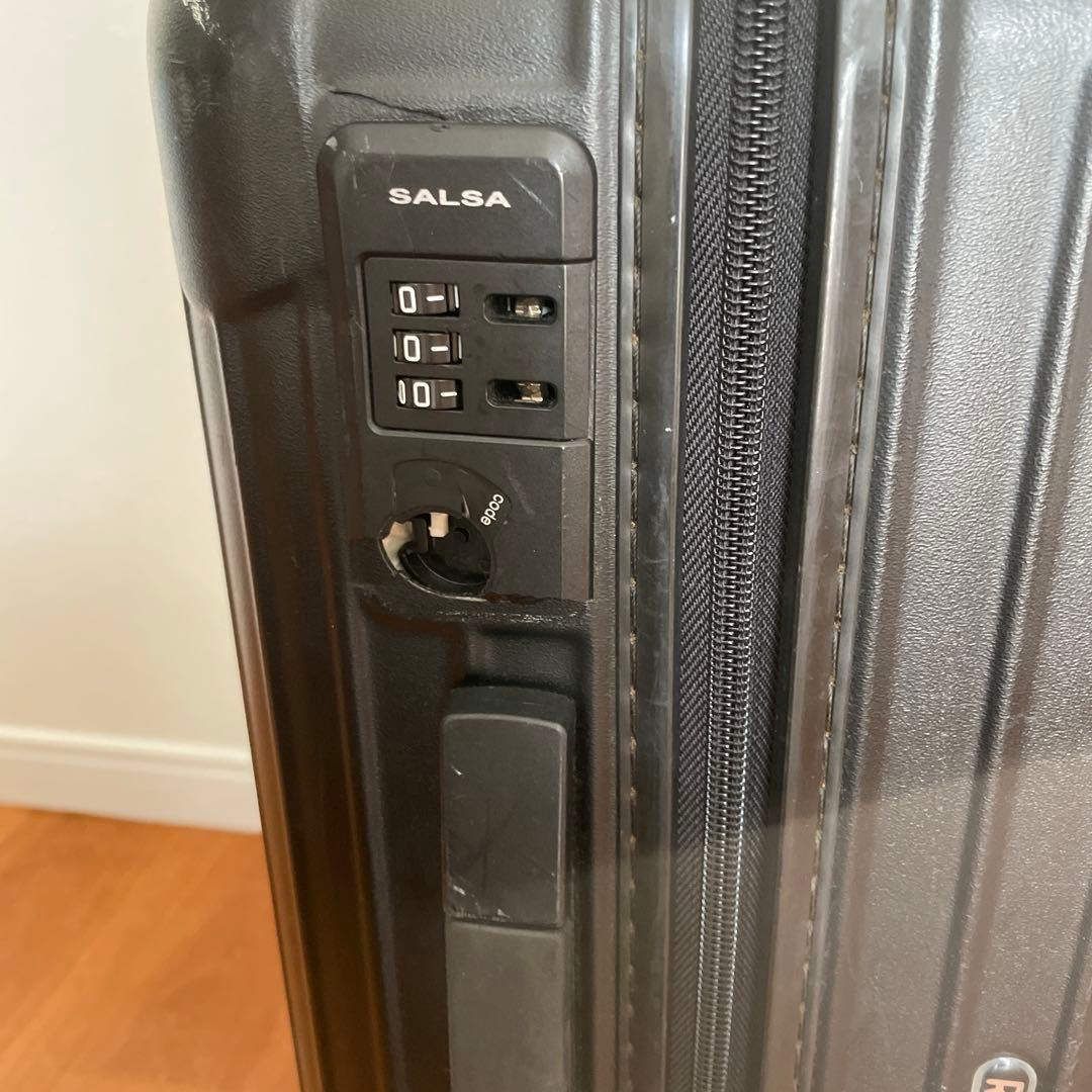 リモワ　ジャンク品　4輪　正規品　破損あり　部品取り