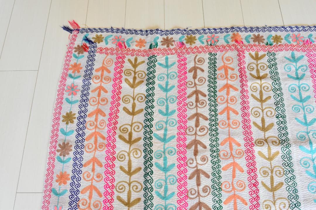 SALE】明るい刺繍と陽だまりカラーのヴィンテージカンタキルト