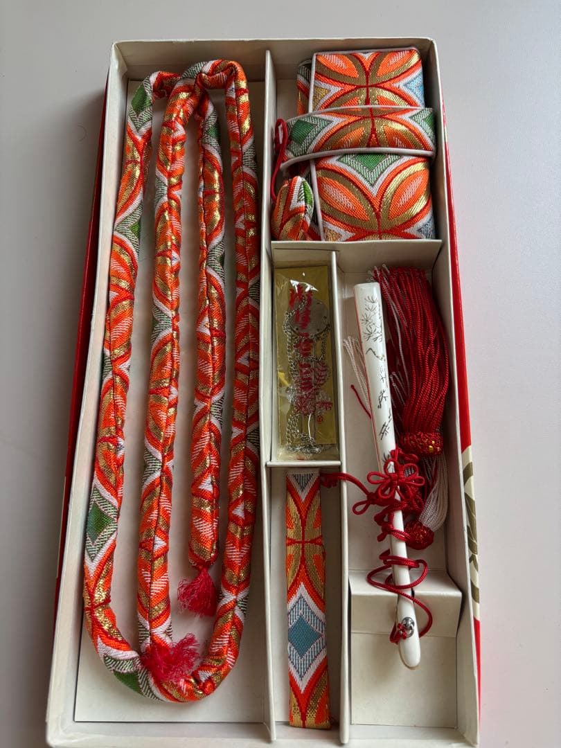 【値下げ】7歳　女の子用フルセット　裾除け　正絹　七五三　金刺繍入り　他小物付き