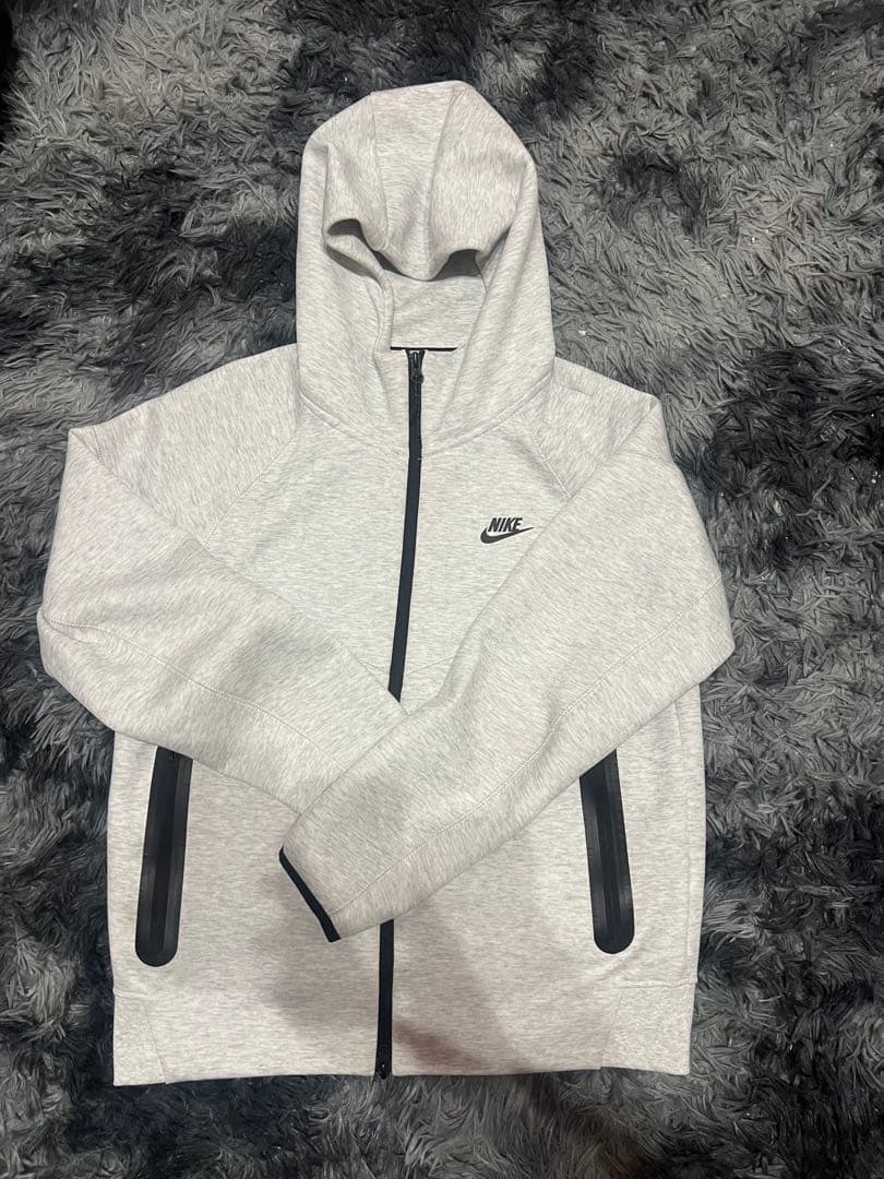 Nikeテックパーカーセットアップ