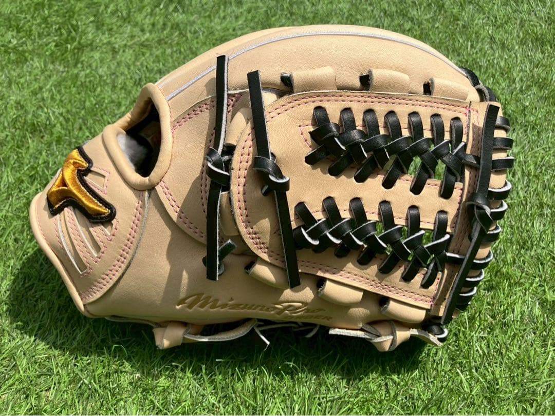 ミズノプロ 硬式 オーダー HAGA 村上 内野用 定価71，500円 グラブ