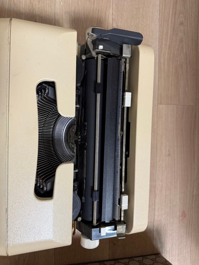 Gucci グッチ　オリベッティ　タイプライターLETTERA35