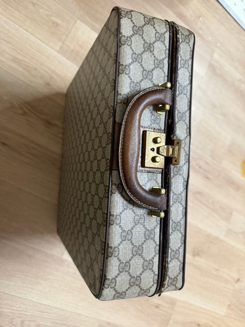 Gucci グッチ　オリベッティ　タイプライターLETTERA35