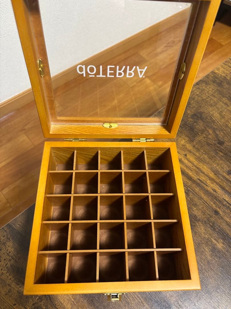 doTERRA エッセンシャルオイルセット 25本 木製ケース付き