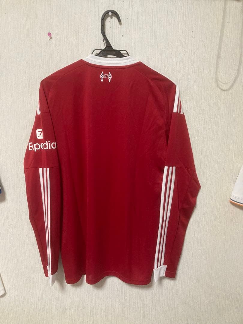 新品タグ付き リヴァプール レプリカユニフォーム 長袖