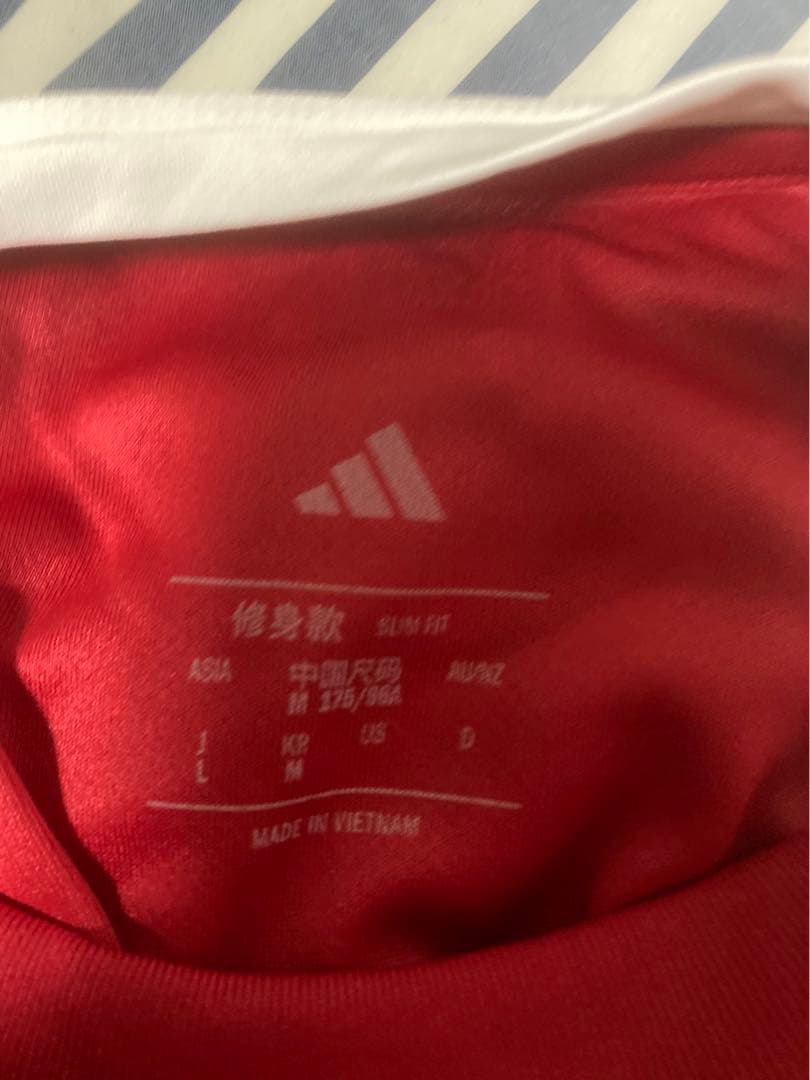 新品タグ付き リヴァプール レプリカユニフォーム 長袖