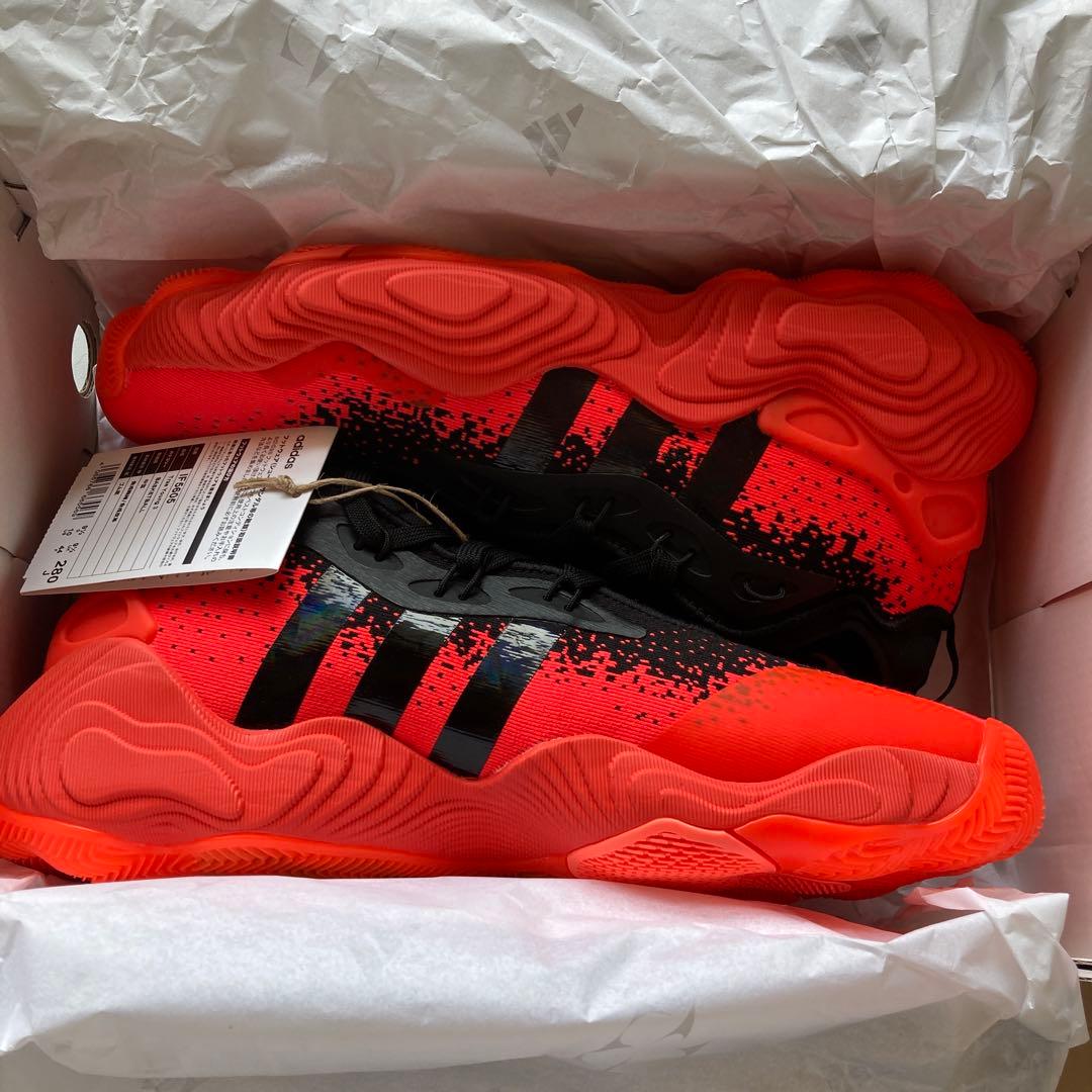 新品未使用　スニーカー　adidas アディダス トレイヤング3 28cm