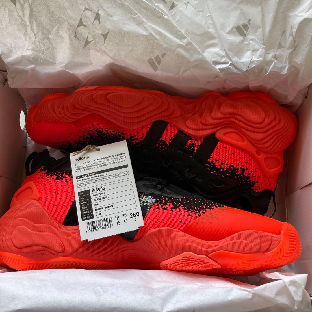 新品未使用　スニーカー　adidas アディダス トレイヤング3 28cm