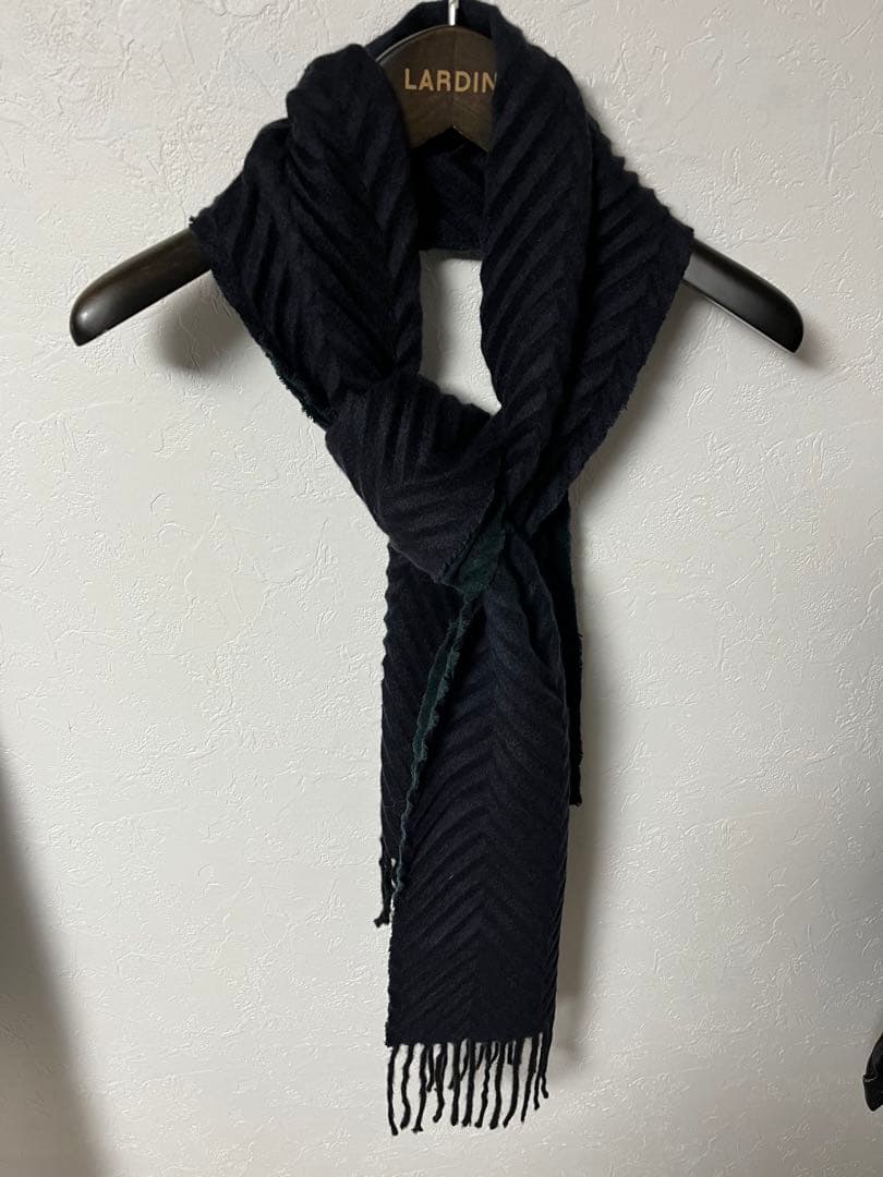 （伊）アルテの、折りヘリンボーンのホワイトカシミア100%のリバーシブルマフラー