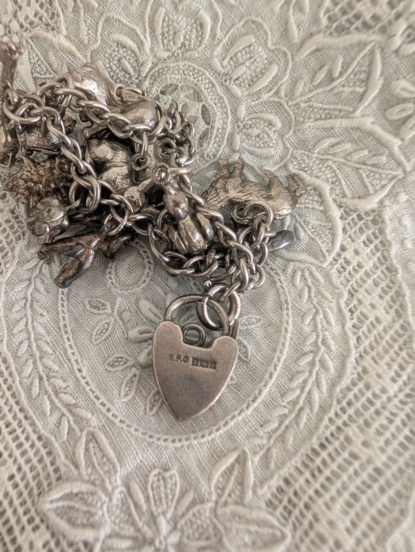 英国　イギリス　ヴィンテージ 　シルバーチャームブレスレット　銀製　動物