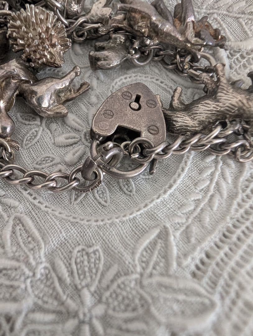 英国　イギリス　ヴィンテージ 　シルバーチャームブレスレット　銀製　動物
