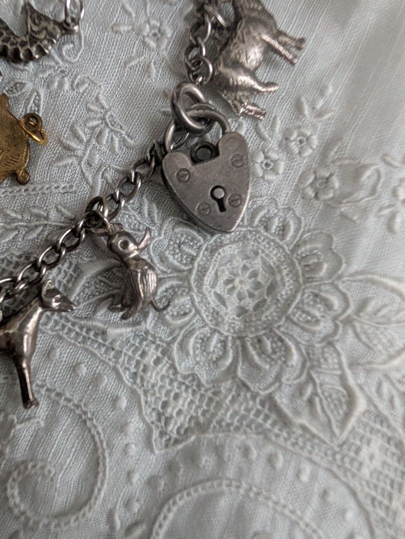 英国　イギリス　ヴィンテージ 　シルバーチャームブレスレット　銀製　動物