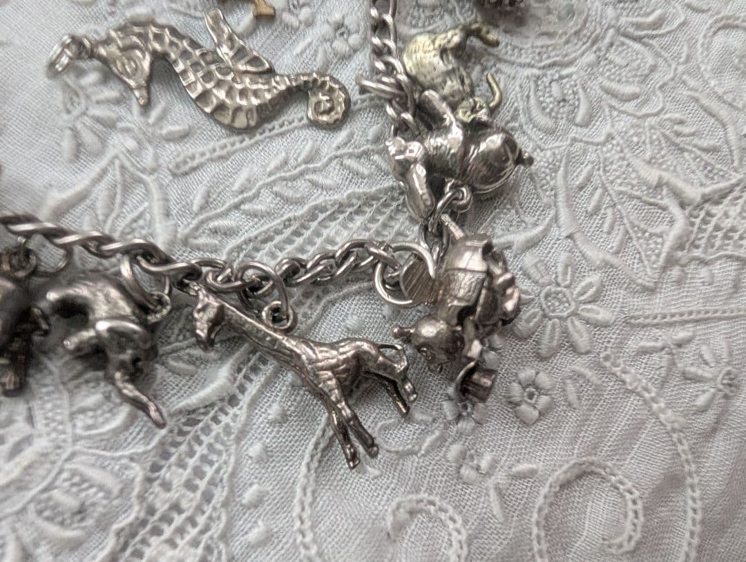 英国　イギリス　ヴィンテージ 　シルバーチャームブレスレット　銀製　動物